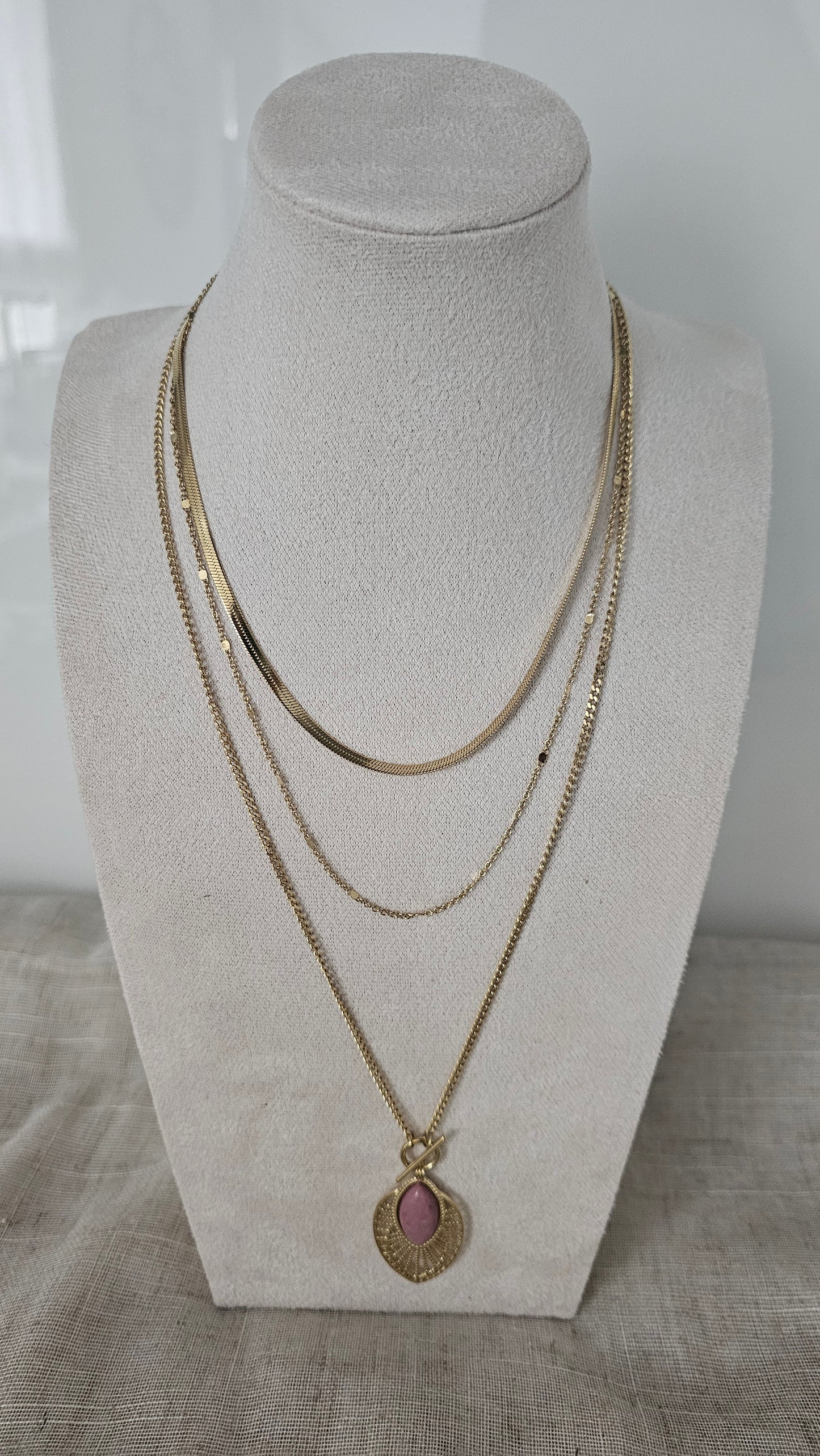 Collier Ayna